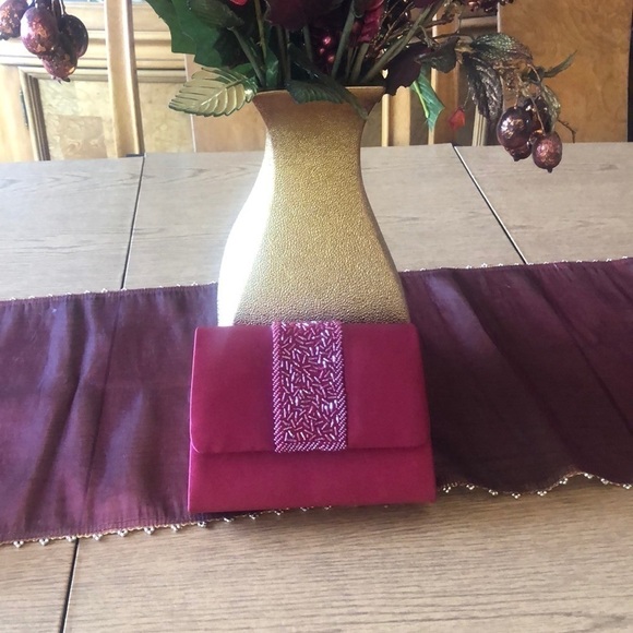 Bijoux Terner Women’s Ruby Red Bead Embroidered Crossbody/Shoulder Evening Bag - Picture 2 of 13